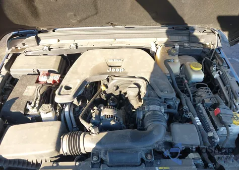 2019 Jeep Wrangler Unlimited Sahara 4X4 z USA, uszkodzony, nr VIN 1C4HJXEG6KW577369